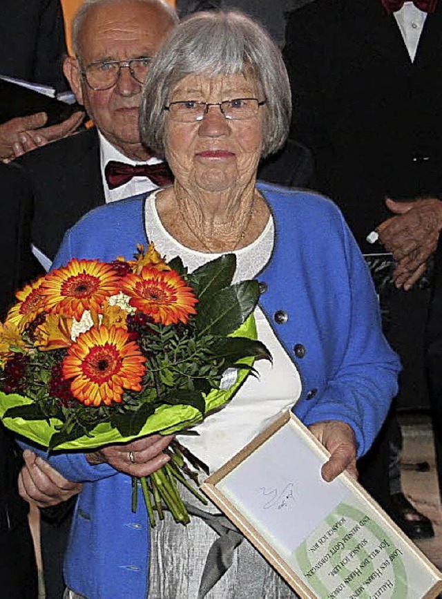 Lisa Stein wurde   fr 65 Jahre Singen...gelischen Kirchenchor  ausgezeichnet.   | Foto: Jakob-Klblin