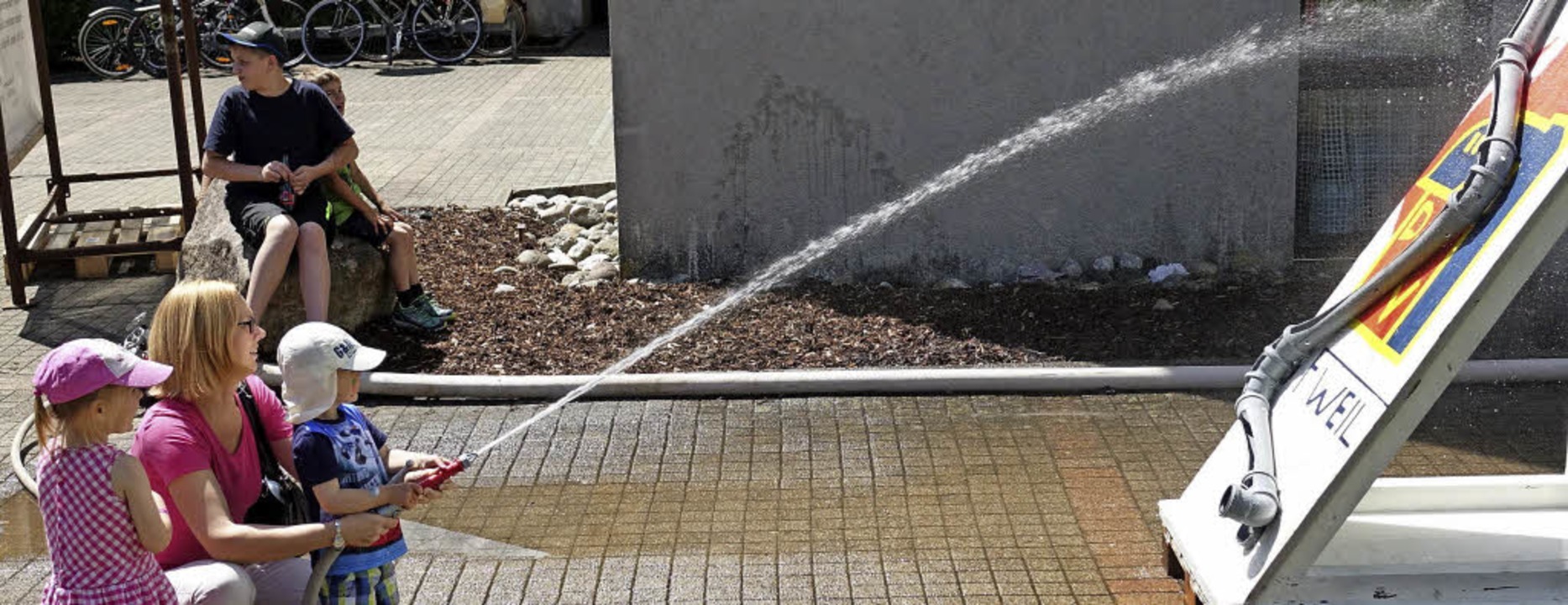 Das neue Haus ausgiebig inspiziert - Steinen - Badische Zeitung