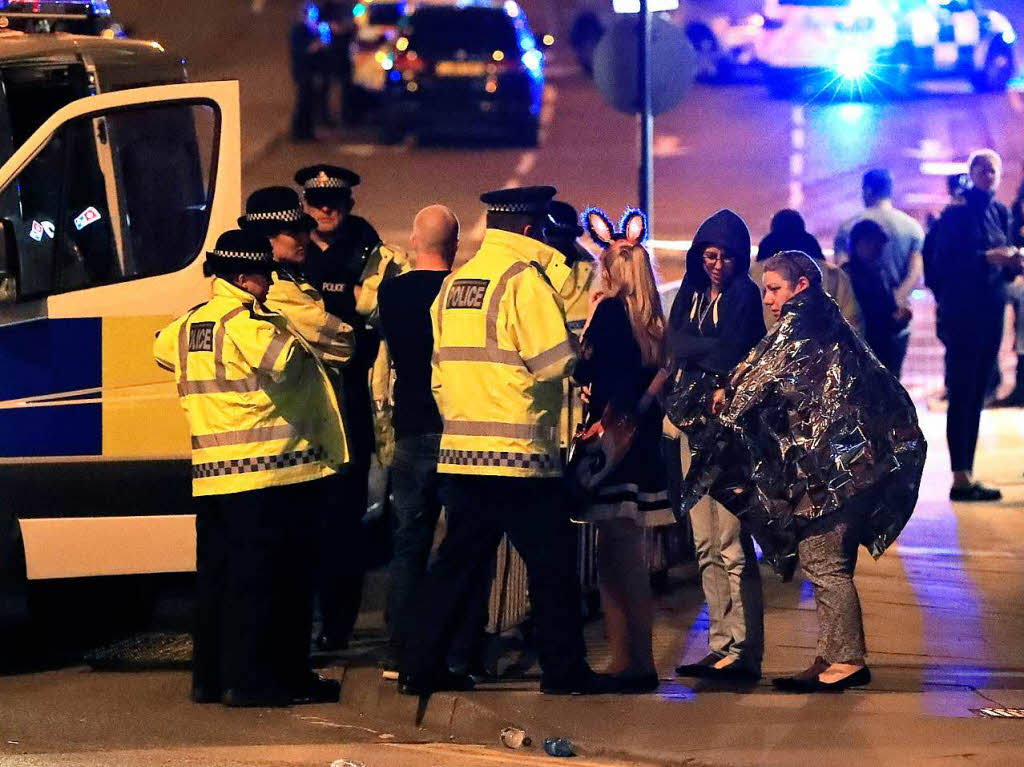 Bei einem Konzert des US-Popsternchens Ariana Grande in Manchester gab es eine Explosion mit vielen Toten.