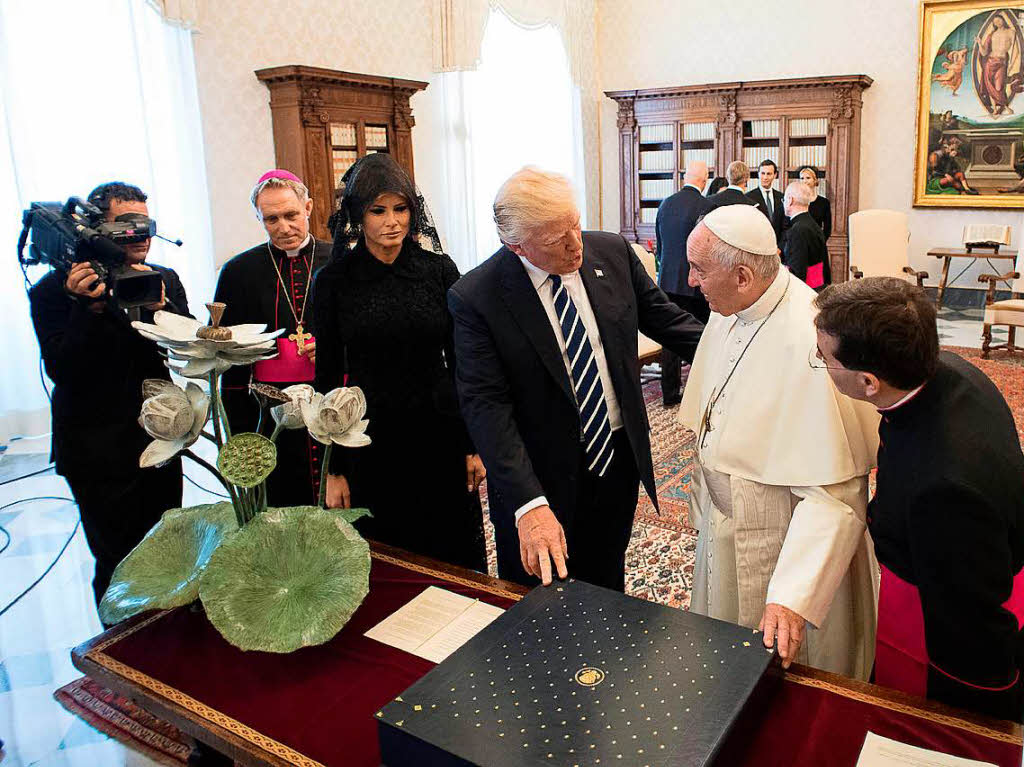 Papst Franziskus hat US-Prsident Donald Trump und seiner Familie am Mittwoch zu einer Privataudienz empfangen.