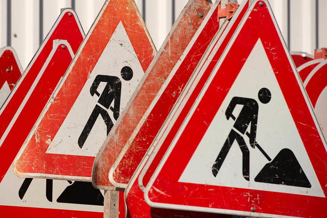 Auch Straen sollen strker saniert werden im Jahr 2019.  | Foto: dpa
