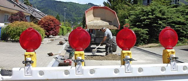 In der Kanderner Vogesenstrae ist der...g der Hausanschlussschieber im Gange.   | Foto: Frey