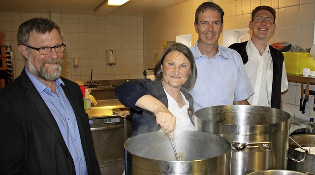 Beim Rundgang im Hofgut Himmelreich: (...fer, Jochen Lauber und Adrian Eichin   | Foto: Andreas Peikert