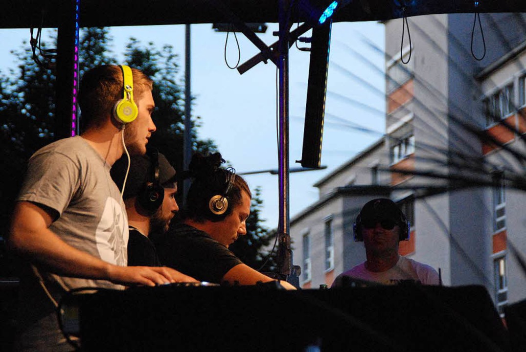 Garantiert tonlos: Kopfhrer-Party am Meeraner Platz  | Foto: Maja Tolsdorf
