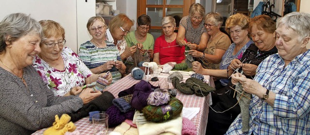 Die Strickfrauen in der Heimatstube   | Foto: Heidi Fssel