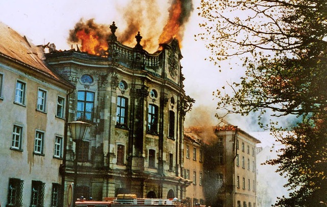 Beim Brand  am Freitag vor Pfingsten  ...ls des Kollegs St. Blasien zerstrt.    | Foto: Feuerwehr St. Blasien