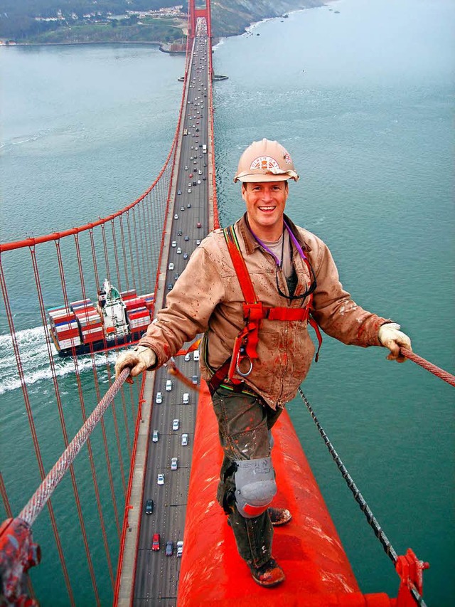Anstreicher sind auf der Golden Gate B...h mit 80 Jahren noch frisch aussehen.   | Foto: dpa