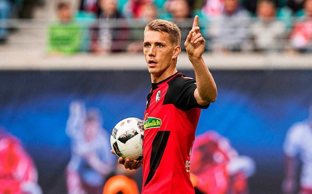 Will mit dem SC Freiburg international spielen: Top-Joker Nils Petersen.  | Foto: AFP