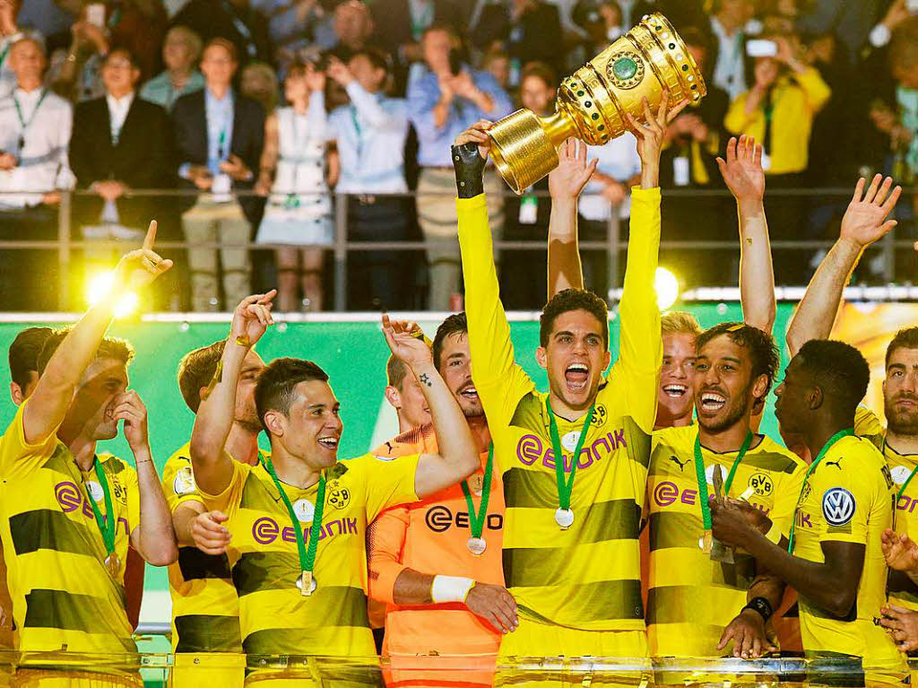 Dortmund jubelt ber den Pokalsieg