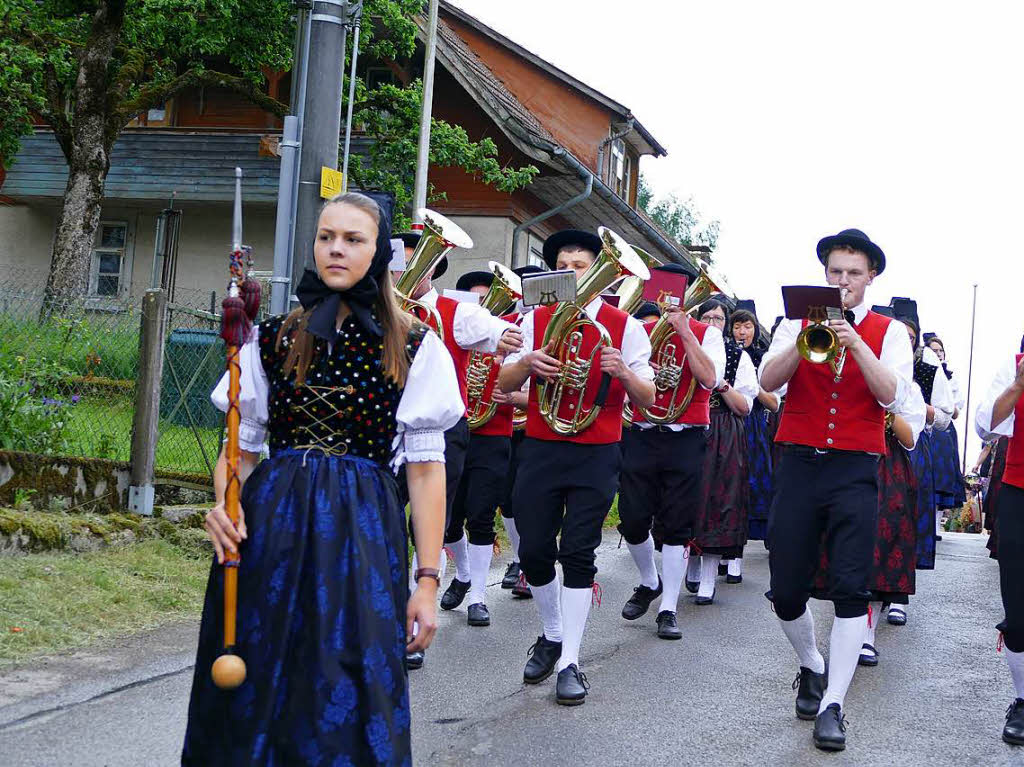 Bunte Trachten, flotte Blasmusik, Fanfaren und alte Uniformen: Das Kreistrachtenfest in Frhnd war wieder eine Freude fr Augen und Ohren.