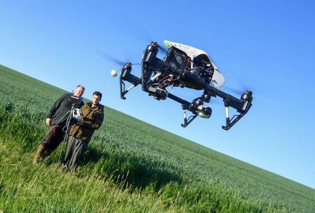 Diese Drohne hilft, Rehkitzleben zu retten.  | Foto: dpa