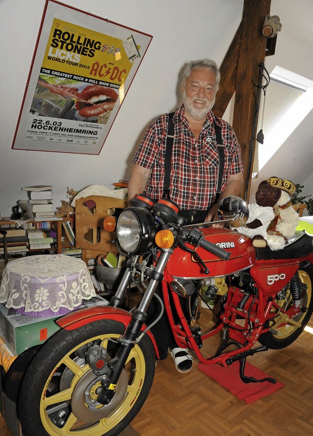 Ein Motorrad im Wohnzimmer restauriere...rivat wie beruflich ungewhnliche Wege  | Foto: Markus Zimmermann