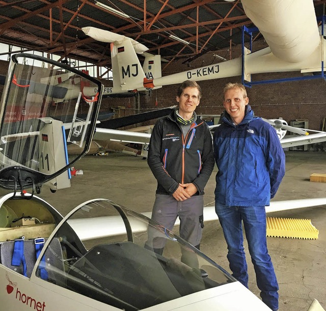 Wettbewerbsleiter Frieder Gtenbott (l...d-Segelflug-Wettbewerb ausgebucht ist.  | Foto: Luftsportgemeinschaft Hotzenwald