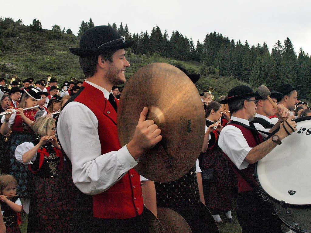 Am Sonntag war den ganzen Tag ber viel los im Zelt des Musikvereins Urberg, vom Festgottesdienst bis zum Spiel des Gesamtchores der elf Musikvereine im Bezirk.