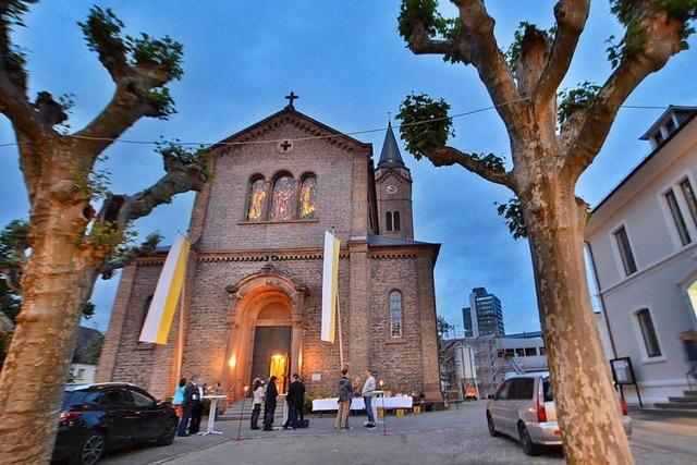 Unbekannte besprhen Lrracher Bonifatiuskirche