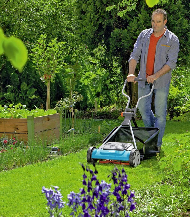 Fr den kleinen Rasen reicht auch ein Handmher.  | Foto: gardena