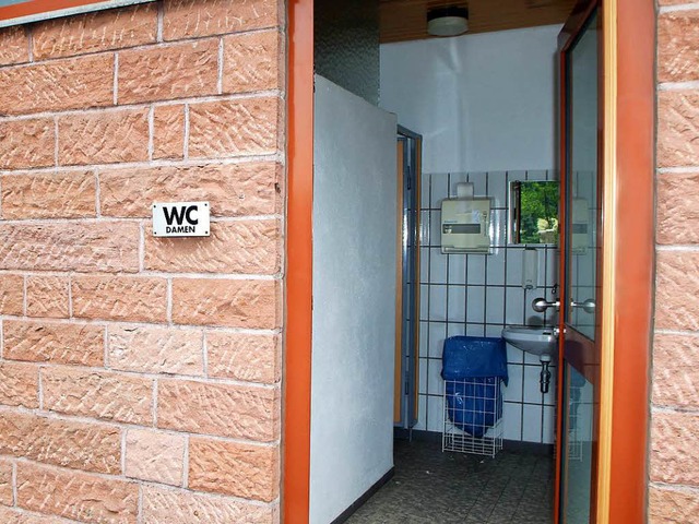 Die Damen-Toilette auf dem Friedhof wi...ehindertengerechten Toilette umgebaut.  | Foto: Heidi Foessel