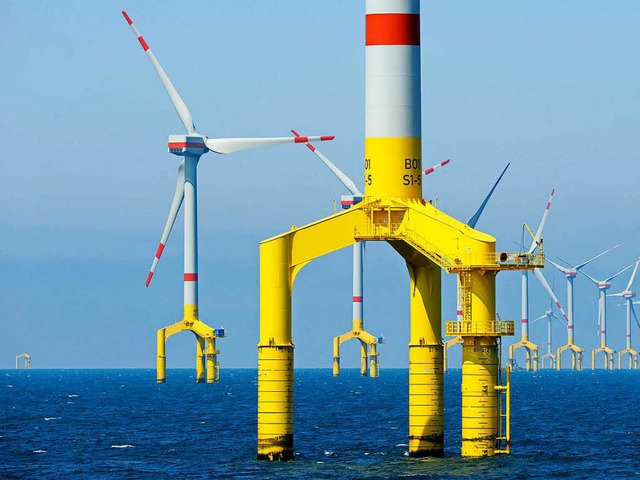 Windparks auf See sollen im nchsten Jahrzehnt ohne Subvention auskommen.  | Foto: dpa