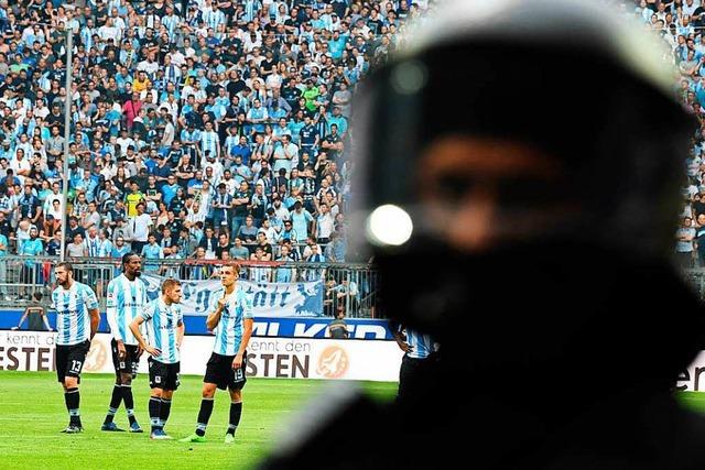 Fotos: Ausschreitungen beim Relegationsspiel 1860 Mnchen- SSV Jahn