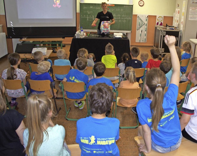 Spannende Antworten auf spannende Frag...ence Mobils in der Grundschule Berau.   | Foto: Michael Weeber