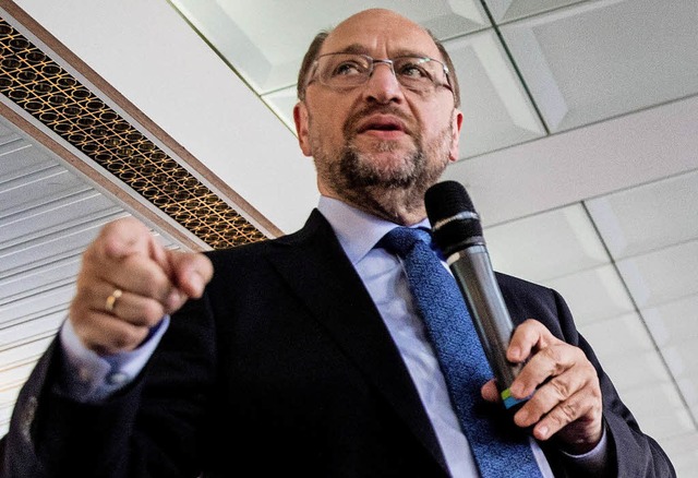Martin Schulz auf dem Spargel-Dampfer   | Foto: DPA