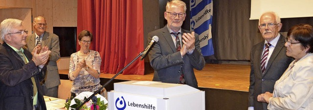 Standing Ovation gab es fr Fritz Diet...(rechts) - bei seiner Verabschiedung.   | Foto: Nikolaus Bayer