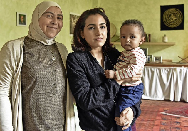 Voller Plne: Nadya Shehab sowie Souad...y mit ihrem kleinen Sohn (von links).   | Foto: michael bamberger
