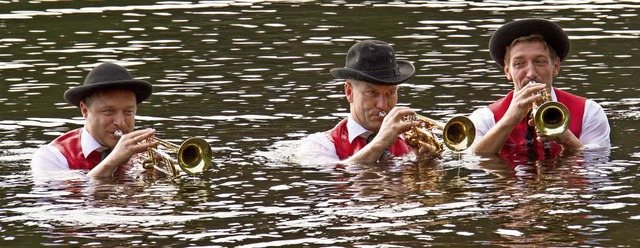 Badespa ohne Bedenken: Auf die Wasser...en diese Musiker ein Loblied spielen.   | Foto: Wilfried Dieckmann