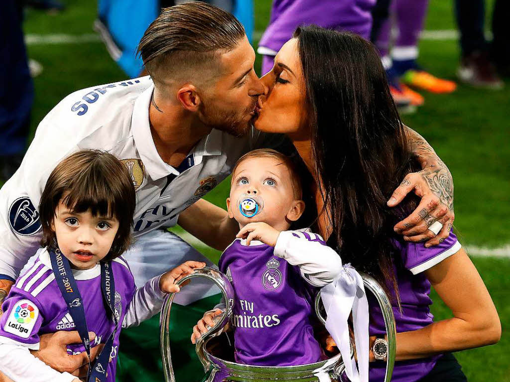 Sergio Ramos feiert mit seiner Familie.