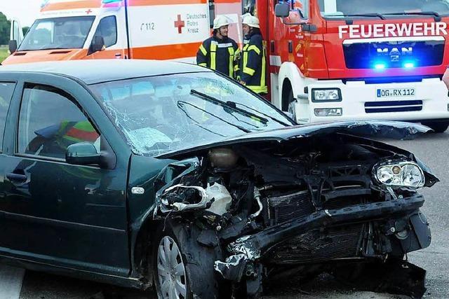 Fnf Verletzte bei schwerem Unfall auf Kreuzung