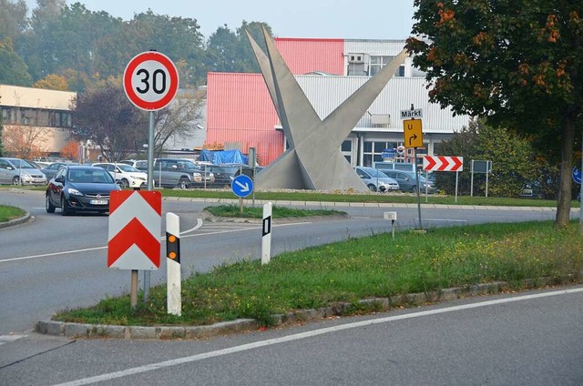 Gilt als zu gefhrlich und muss weg:  Der Dreispitz im Binzener Kreisverkehr  | Foto: MarKus Maier