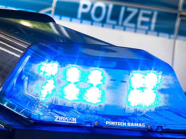 Die Polizei bittet um Hinweise zum be... auf eine Fugngerin in Schopfheim.    | Foto:  F. Gentsch/dpa