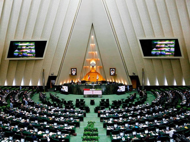 Auf das Parlament in Teheran ist ein Anschlag verbt worden.  | Foto: dpa