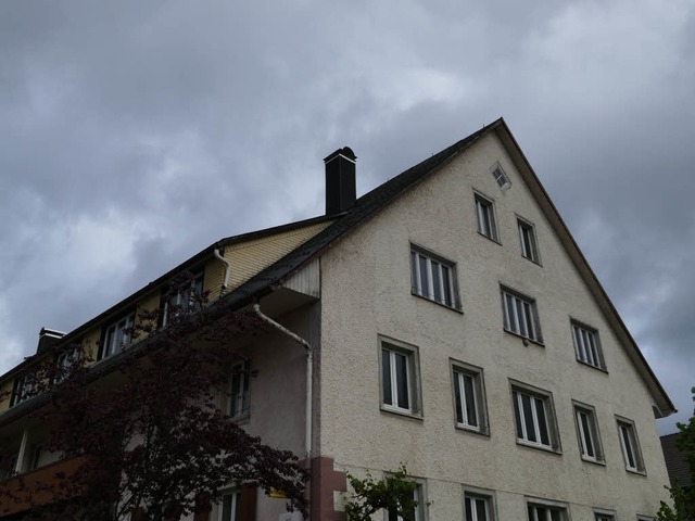 Dunkle Wolken ber dem Haus Lickert.   | Foto: Tanja bury