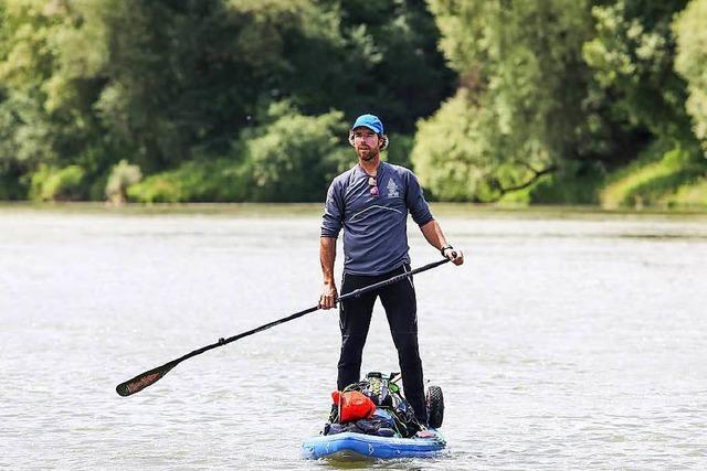 Fotos: Umweltaktivist paddelt den ganzen Rhein hinunter: Zwischenstopp Sdbaden
