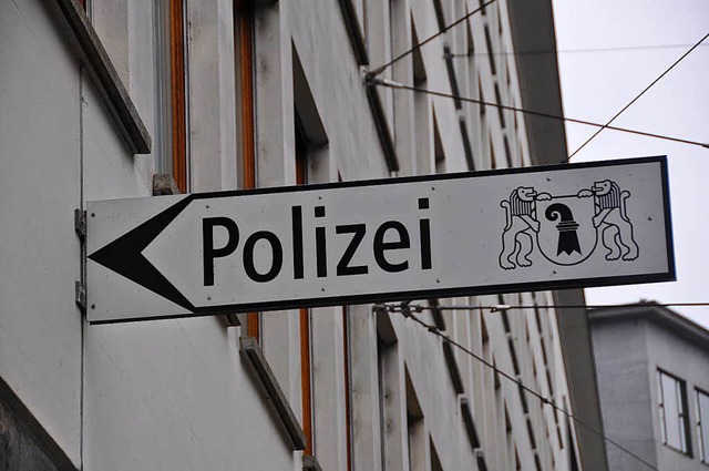 Wegen eines angedrohten Anschlags wurd...nn in Basel festgenommen (Symbolbild).  | Foto: Daniel Gramespacher