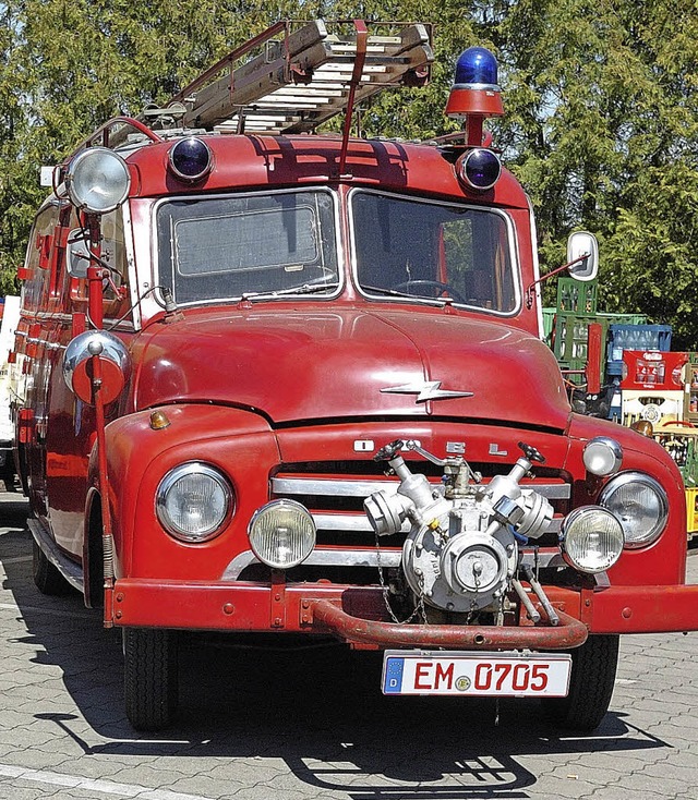 Fr den Erhalt dieses Oldtimers setzt sich in Wyhl der Feuerwehrautoverein ein.  | Foto: Schweizer
