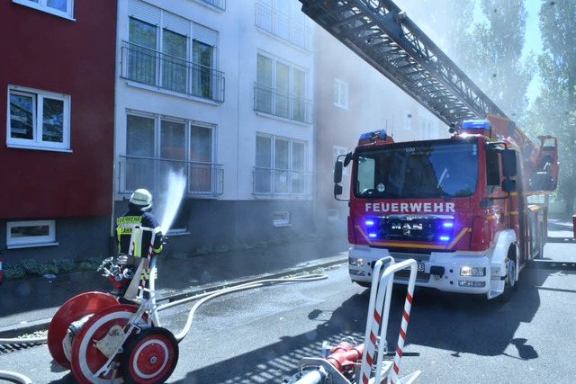 Zuerst wurde die Feuerwehr zum Friedrich-Ebert-Platz gerufen.  | Foto: Wolfgang Knstle