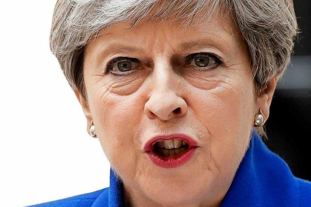 Debakel für May - Fragezeichen vor Brexit-Gesprächen