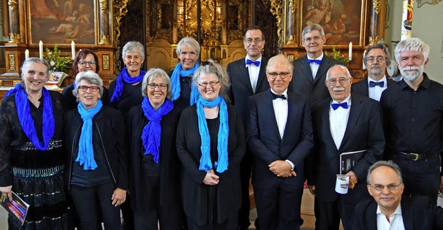 Der Chor &#8222;I Cantori&#8220; sang ...nt, Organist und Bariton Jrg Tobler.   | Foto: Andreas Mahler