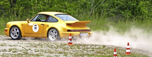 Wer gibt hier Gummi? Im Porsche 911 Tu...em Jahr 1992 sitzt Hans-Joachim Stuck.  | Foto: Tanja Bury