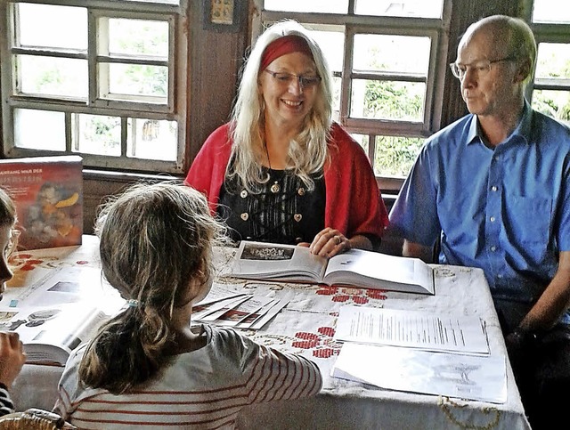 Autorin Susanne Hilz-Wagner aus Karlsr...erstein&#8220;  mit einer Lesung vor.   | Foto: U. Spiegelhalter