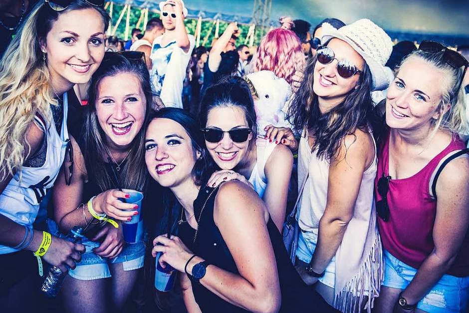 Vier Bühnen, mehr als 50 DJs, Life Acts und Bands, darunter Cro, Felix Jaehn und Fritz Kalkbrenner: Das Kamehameha-Festival in Offenburg ist Party pur. (Foto: Felix Brauner) Vier Bühnen, mehr als 50 DJs, Life Acts und Bands, darunter Cro, Felix Jaehn und Fritz Kalkbrenner: Das Kamehameha-Festival in Offenburg ist Party pur. (Foto: Felix Brauner)