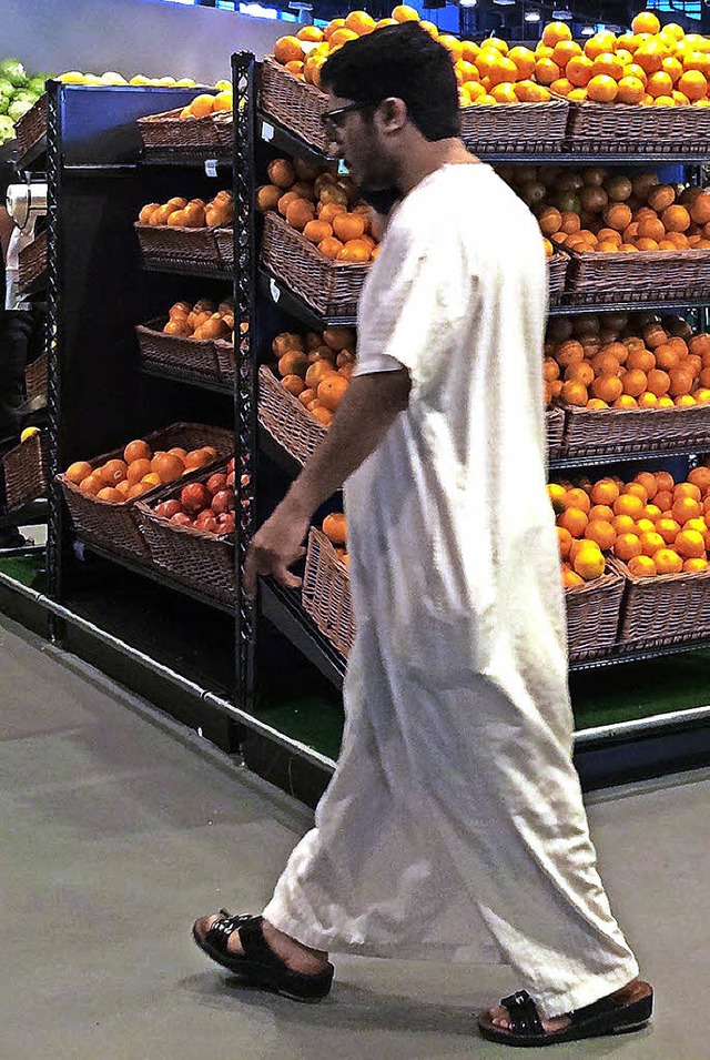 Kein Mangel an Orangen herrscht  in diesem Geschft  in Katar.  | Foto: AFP