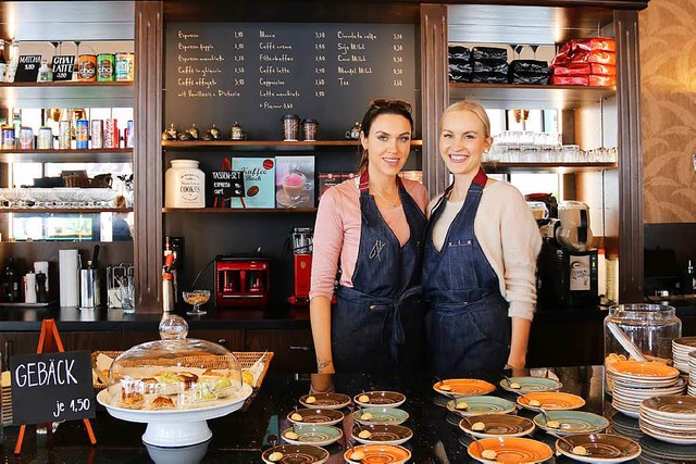 Betreiberin Alessia und eine Mitarbeiterin im Fili Caf .  | Foto: Leonie Sayer