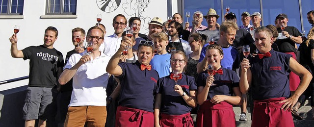 Die erfolgreichen Grillteams und die J... die gelungene Grillmeisterschaft an.   | Foto: Herbert trogus