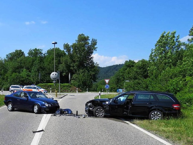 Der Unfall passierte vor dem Kreisel.   | Foto: Kantonspolizei Aargau