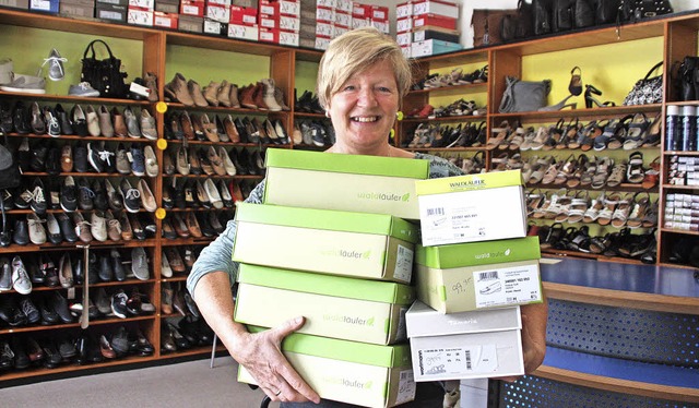 Ursula Kramer ist  gerne die Herrin der Schuhe.   | Foto: kf