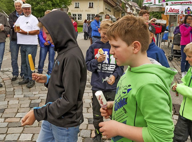 Auch in diesem Jahr gibt es beim Fassa...ngen Dorffestbesucher ein Gratis-Eis.   | Foto: Seifried
