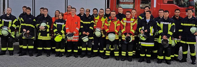 Aus elf Feuerwehren kamen die 24 Absol...2;Truppmann Teil 1 Ausbildung&#8220;.   | Foto: Feuerwehr Lrrach